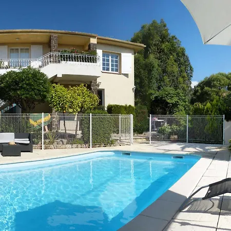 Au Reveil Des Cigales Affittacamere 3*